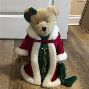 Boyds Bear in Red and Green Outfit